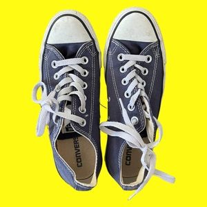 Converse
Chuck Taylor All Star Core Ox
Color Navy
SizeMen's 5, Women's 7